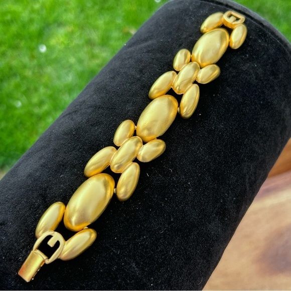 Vintage Givenchy Runway Link Brushed Matte Bracelet - Picture 2 of 10